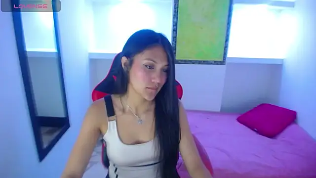 Snapshot of Catalehia_Milk chatting on 03-05-25, 08:10 Catalehia Milk online show from 03-05-25, 08:10