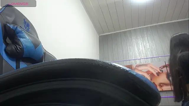 Snapshot of Catalehia_Milk chatting on 03-08-25, 04:12 Catalehia Milk online show from 03-08-25, 04:12