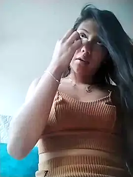Snapshot of Catalehia_Milk chatting on 03-08-25, 10:24 Catalehia Milk online show from 03-08-25, 10:24