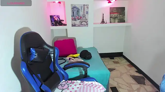 Snapshot of Catalehia_Milk chatting on 10-22-25, 07:57 Catalehia Milk online show from 10-22-25, 07:57