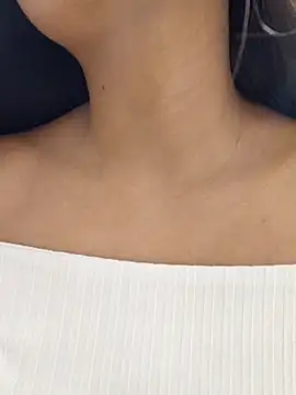 Snapshot of Catalehia_Milk chatting on 11-26-25, 07:15 Catalehia Milk online show from 11-26-25, 07:15