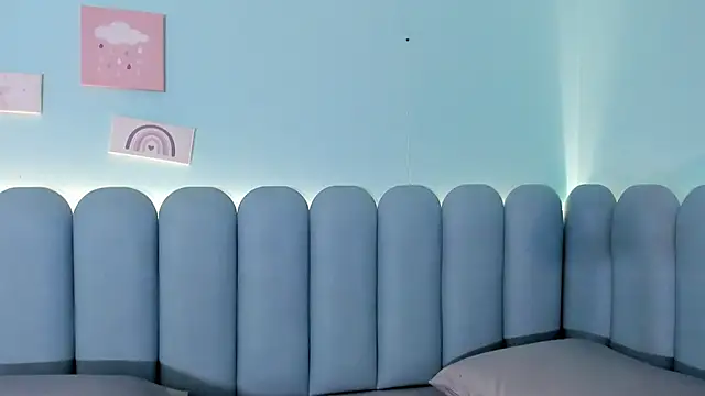 curvy rousi online show from 10-23-25, 11:42