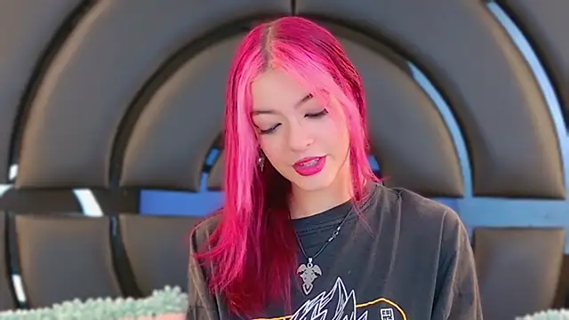 Snapshot of ElizabetthKitty chatting on 01-31-25, 07:18 ElizabetthKitty online show from 01-31-25, 07:18