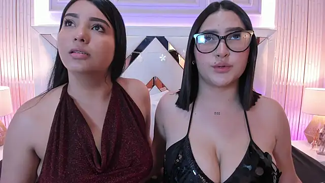 Snapshot of madeleine2112 chatting on 12-14-25, 12:38 madeleine2112 online show from 12-14-25, 12:38