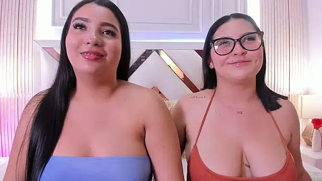 Snapshot of madeleine2112 chatting on 03-17-26, 04:39 madeleine2112 online show from 03-17-26, 04:39