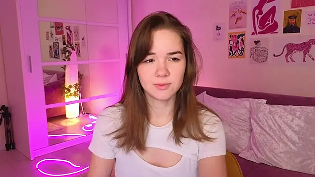 Snapshot of LindaRobertz chatting on 02-27-25, 05:56 LindaRobertz online show from 02-27-25, 05:56