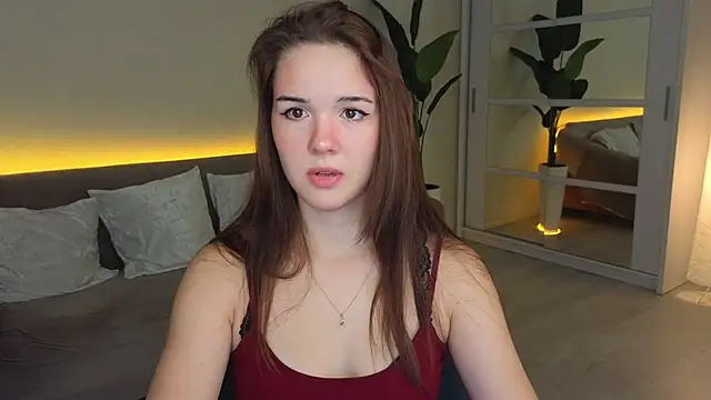 Snapshot of LindaRobertz chatting on 09-15-25, 09:04 LindaRobertz online show from 09-15-25, 09:04