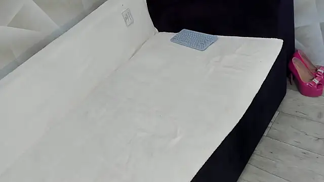 Sweet Lanaaaaa online show from 09-30-25, 08:47