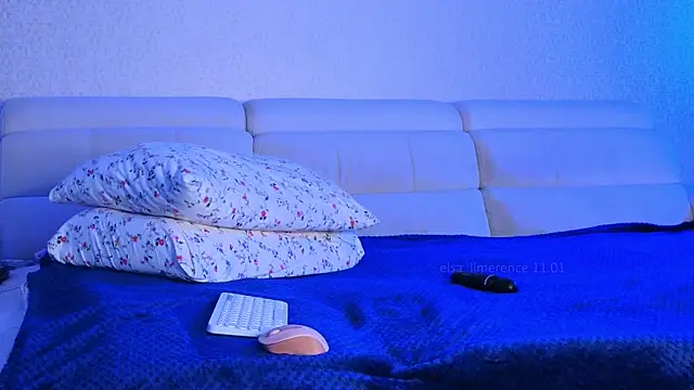 Snapshot of elsa_limerence chatting on 01-11-25, 06:24 elsa limerence online show from 01-11-25, 06:24