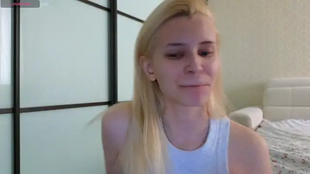 Snapshot of elsa_limerence chatting on 03-04-25, 11:19 elsa limerence online show from 03-04-25, 11:19