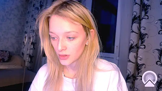 Evvie Summn1 online show from 03-02-25, 07:23