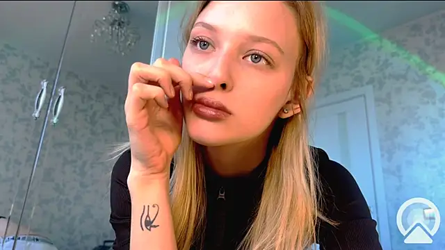 Evvie Summn1 online show from 03-22-25, 03:20