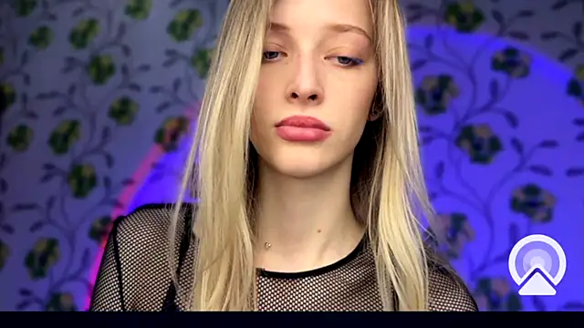 Evvie Summn1 online show from 12-14-25, 03:39