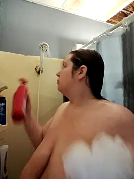 Snapshot of 023Longandjuicy chatting on 10-31-25, 05:08 023Longandjuicy online show from 10-31-25, 05:08