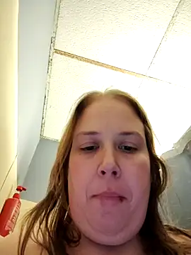 Snapshot of 023Longandjuicy chatting on 12-14-25, 02:50 023Longandjuicy online show from 12-14-25, 02:50