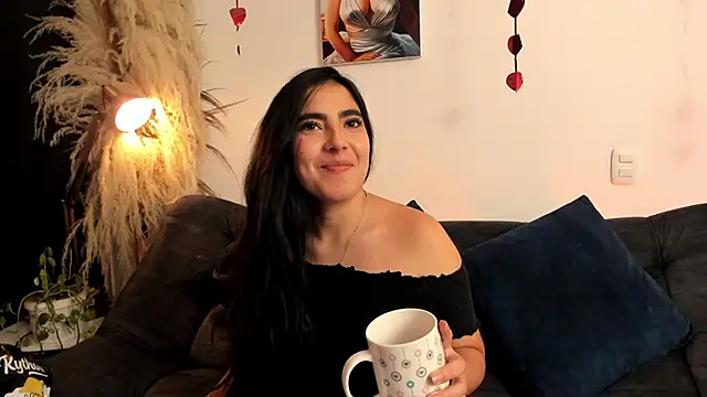 Snapshot of Serenity_Day chatting on 06-17-26, 02:47 Serenity Day online show from 06-17-26, 02:47