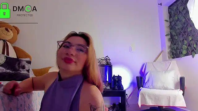 Snapshot of kathryn07 chatting on 02-08-26, 02:04 kathryn07 online show from 02-08-26, 02:04