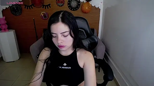 Chinatsu t online show from 10-20-25, 12:49