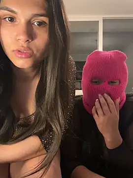 Snapshot of sc4ry_girl1 chatting on 02-17-25, 02:53 sc4ry girl1 online show from 02-17-25, 02:53