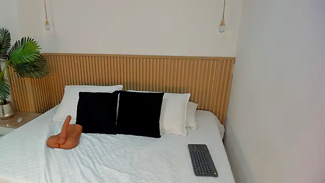 Jasmin evano29 online show from 06-05-26, 05:18