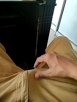 Snapshot of Delhi28 chatting on 10-12-25, 06:56 Delhi28 online show from 10-12-25, 06:56