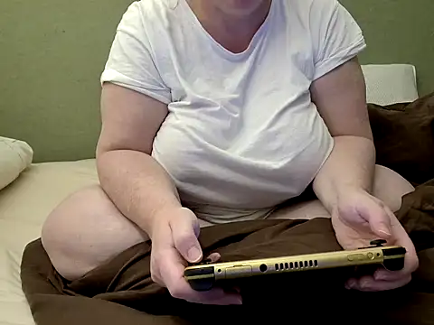 MarthaBriest online show from 10-04-25, 09:57