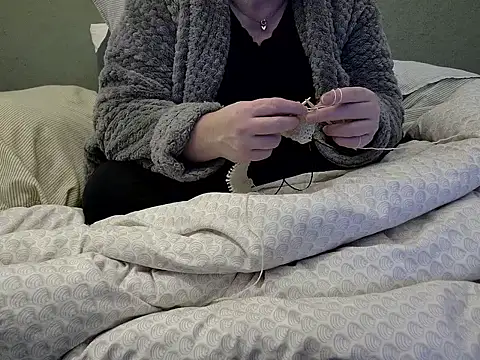 Snapshot of MarthaBriest chatting on 02-01-26, 03:32 MarthaBriest online show from 02-01-26, 03:32