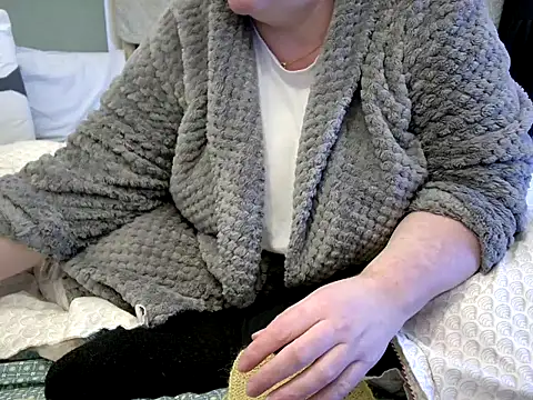 Snapshot of MarthaBriest chatting on 02-15-26, 07:51 MarthaBriest online show from 02-15-26, 07:51