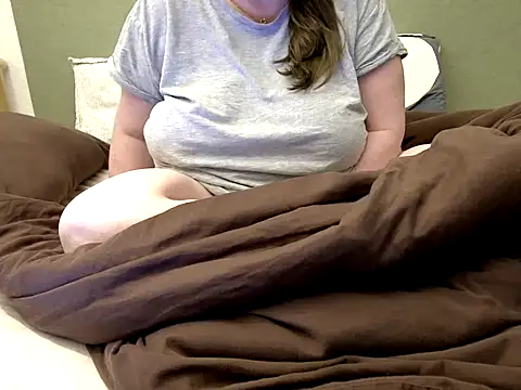 Snapshot of MarthaBriest chatting on 03-08-26, 04:38 MarthaBriest online show from 03-08-26, 04:38