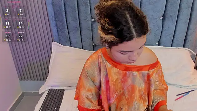 pretty sunlight  online show from 07-18-26, 09:29