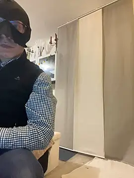 Snapshot of lucboyslam chatting on 12-17-24, 09:07 lucboyslam online show from 12-17-24, 09:07