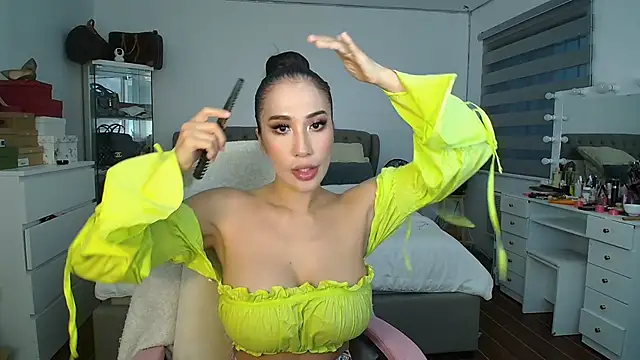 Snapshot of aya_saki chatting on 12-15-25, 09:24 aya saki online show from 12-15-25, 09:24