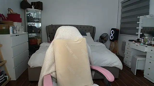 Snapshot of aya_saki chatting on 01-10-26, 10:50 aya saki online show from 01-10-26, 10:50