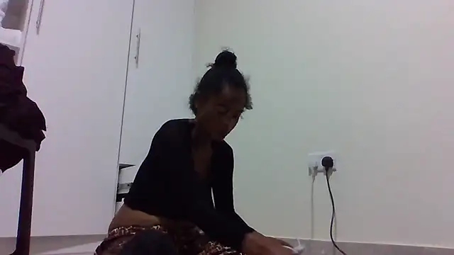 Snapshot of sweets_80 chatting on 11-29-25, 10:13 sweets 80 online show from 11-29-25, 10:13