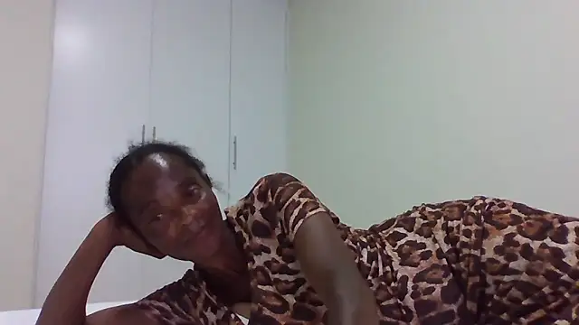 Snapshot of sweets_80 chatting on 12-21-25, 03:52 sweets 80 online show from 12-21-25, 03:52