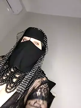 Snapshot of -Arab_milf- chatting on 02-02-25, 08:24 -Arab milf- online show from 02-02-25, 08:24