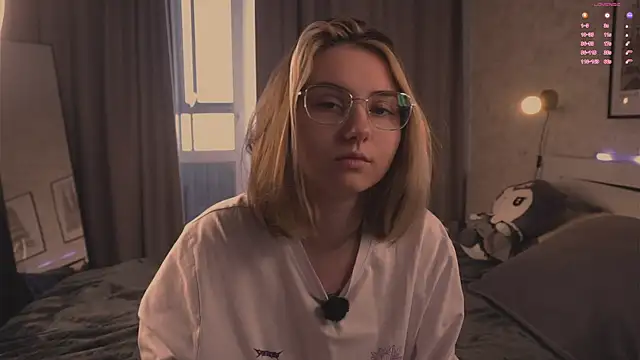 Snapshot of MeghanElson chatting on 08-01-26, 02:44 MeghanElson online show from 08-01-26, 02:44