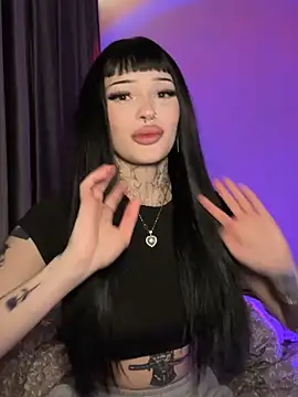 Snapshot of madelinexx chatting on 12-04-25, 03:43 madelinexx online show from 12-04-25, 03:43