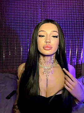 Snapshot of madelinexx chatting on 01-06-26, 05:38 madelinexx online show from 01-06-26, 05:38