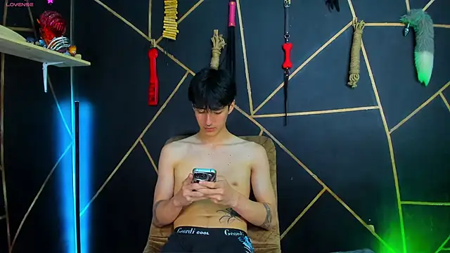 Snapshot of MillersKink chatting on 01-31-25, 11:35 MillersKink online show from 01-31-25, 11:35