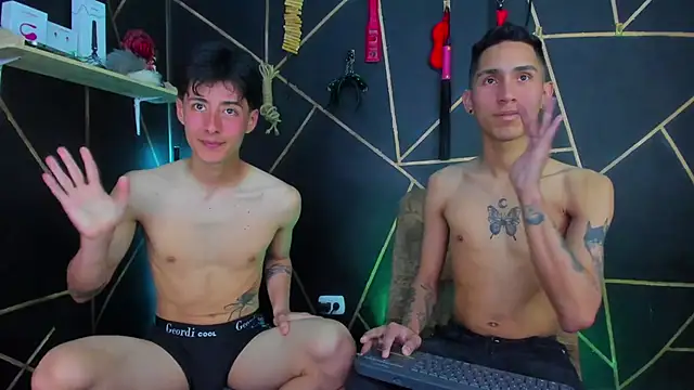 Snapshot of MillersKink chatting on 02-18-25, 11:30 MillersKink online show from 02-18-25, 11:30