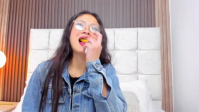 Jaslyn  Smith online show from 07-20-26, 03:03
