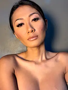 Snapshot of thai-dreamgirl chatting on 10-28-25, 11:29 thai-dreamgirl online show from 10-28-25, 11:29