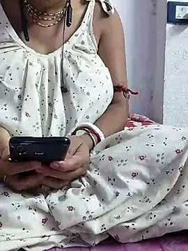 Snapshot of miss-Riy chatting on 07-07-26, 04:44 miss-Riy online show from 07-07-26, 04:44