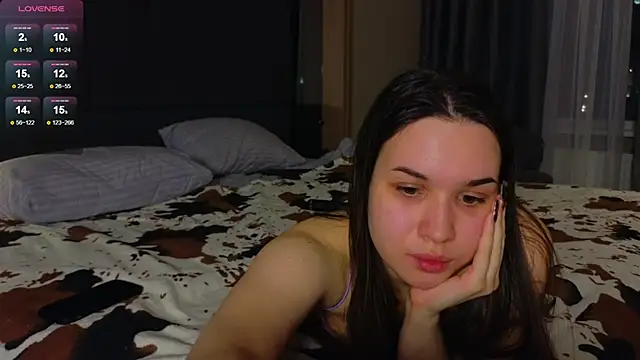 Snapshot of Roxie_Mils chatting on 03-14-25, 06:29 Roxie Mils online show from 03-14-25, 06:29