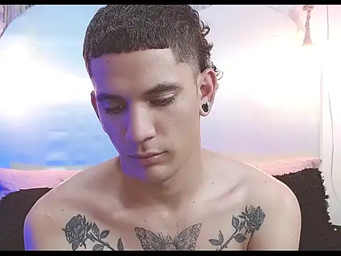 Snapshot of tylor_boy chatting on 01-07-26, 11:18 tylor boy online show from 01-07-26, 11:18