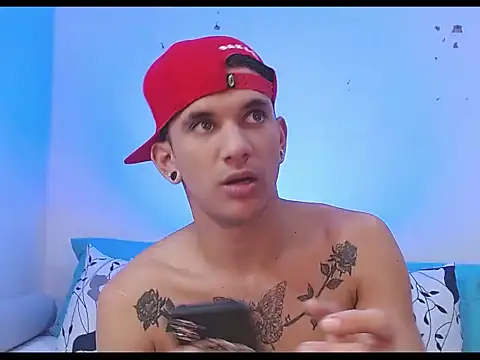 Snapshot of tylor_boy chatting on 04-07-26, 09:48 tylor boy online show from 04-07-26, 09:48