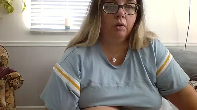 LauLauPAWG online show from 01-17-25, 04:15