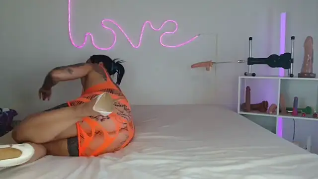 JuliaVegaOff online show from 03-12-26, 12:11