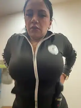 Snapshot of Milff_parkerrr chatting on 01-15-25, 06:29 Milff parkerrr online show from 01-15-25, 06:29